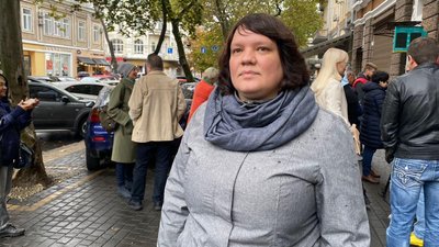 "Кіт-джентльмен". В Одесі встановили новий арт-об’єкт, присвячений сценаристу Яну Гельману