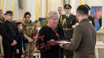 Ордени полеглих воїнів з Полтавщини передали їхнім родинам Ордени полеглих воїнів з Полтавщини передали їхнім родинам
