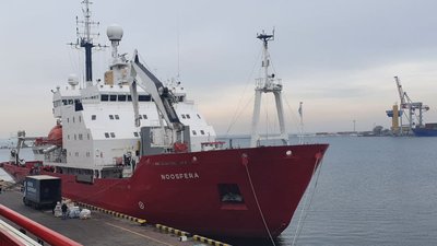 Криголам "Ноосфера" вирушив у свій перший рейс з Одеси