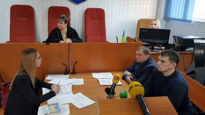 "Погрожував підпалити техніку": суд обрав запобіжний захід протестувальнику з села на Харківщині "Погрожував підпалити техніку": суд обрав запобіжний захід протестувальнику з села на Харківщині