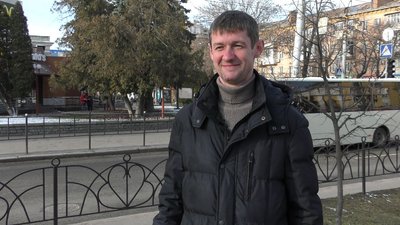 Продавці чекають потепління: у Черкасах стартував сезон торгівлі "березневими" букетами Продавці чекають потепління: у Черкасах стартував сезон торгівлі "березневими" букетами