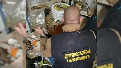Вирощував коноплі елітних сортів: у чернігівця вилучили наркотиків на півмільйона гривень Вирощував коноплі елітних сортів: у чернігівця вилучили наркотиків на півмільйона гривень