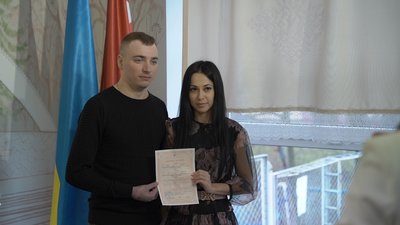 "Війна коханню не завада": в День Святого Валентина у Вінниці побрались 20 пар "Війна коханню не завада": в День Святого Валентина у Вінниці побрались 20 пар
