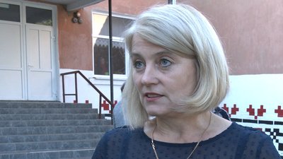 Шкільний автобус на переоформленні. На Прикарпатті діти пішки ходять 7 км до ліцею Шкільний автобус на переоформленні. На Прикарпатті діти пішки ходять 7 км до ліцею