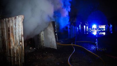 В Одесі через атаку спалахнули пожежі на СТО, в гаражах і магазинах: знищено авто В Одесі через атаку спалахнули пожежі на СТО, в гаражах і магазинах: знищено авто