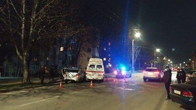 ДТП швидкої і поліцейського авто у Франківську. Подробиці