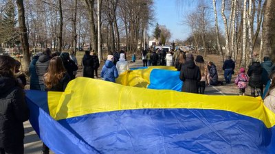 Мешканці прощаються із Дмитром Васютою Мешканці прощаються із Дмитром Васютою