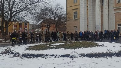 На Хмельниччині попрощалися з військовим, який загинув поблизу міста Олешки