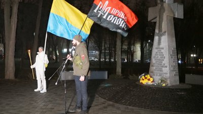 У Дніпрі до Дня Соборності провели акцію «Живий ланцюг єдності» (ФОТО) У Дніпрі до Дня Соборності провели акцію «Живий ланцюг єдності» (ФОТО)