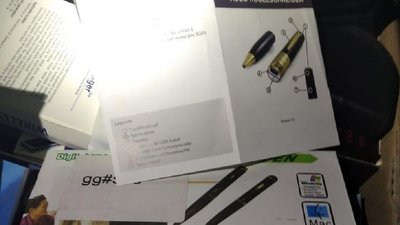 Прикарпатець незаконно намагався перевезти кулькові ручки з камерами Прикарпатець незаконно намагався перевезти кулькові ручки з камерами