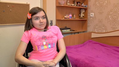 Полтавка з інвалідністю влаштувала ярмарок, щоб зібрати гроші на електропідйомник