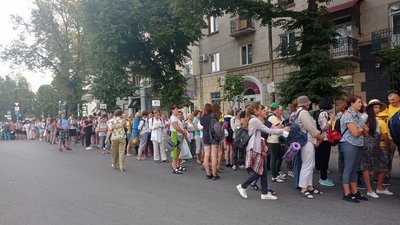 Понад 500 вірян вирушили з Тернополя на прощу до Зарваниці Понад 500 вірян вирушили з Тернополя на прощу до Зарваниці