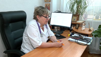 На Черкащині люди скаржаться на алергію на амброзію На Черкащині люди скаржаться на алергію на амброзію