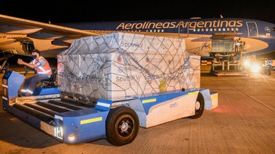 Аргентина придбала 800 тисяч доз російської вакцини "Спутник-V"