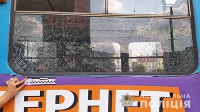 У Харкові невідомі обстріляли трамвай У Харкові невідомі обстріляли трамвай