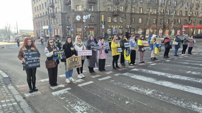 У Миколаєві вчергове вшанували загиблих хвилиною мовчання У Миколаєві вчергове вшанували загиблих хвилиною мовчання