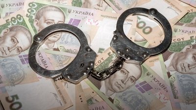 Херсонські поліцейські затримали посередника телефонних шахраїв
