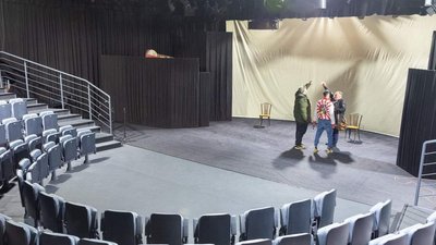 Мистецтво під кулями. Актори миколаївського театру покажуть свою виставу у Кракові Мистецтво під кулями. Актори миколаївського театру покажуть свою виставу у Кракові