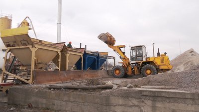 У Рівному запустили асфальтний завод. Як він працює У Рівному запустили асфальтний завод. Як він працює