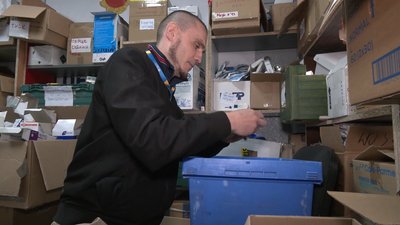 "Це мій спосіб подякувати українцям, які стоять за моїх дітей": у Рівному працює волонтер з Польщі "Це мій спосіб подякувати українцям, які стоять за моїх дітей": у Рівному працює волонтер з Польщі
