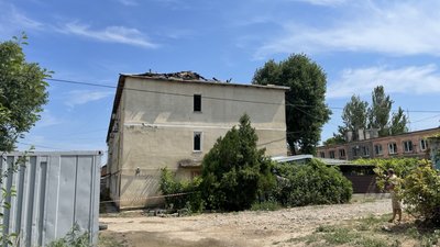 Діра замість даху: мешканці будинку, який горів в Одесі, показали наслідки пожежі на вулиці Агрономічній Діра замість даху: мешканці будинку, який горів в Одесі, показали наслідки пожежі на вулиці Агрономічній