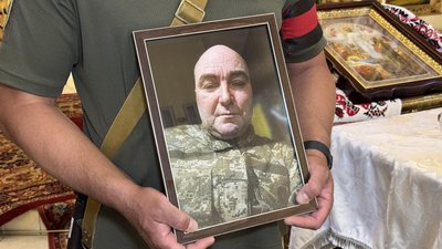 На фронті загинув військовослужбовець Василь Червоний: із захисником попрощались у Полтаві