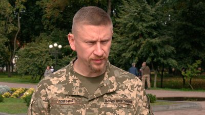 З пекла не всі повертаються: у Чернігові попрощалися з майором Зуєвим З пекла не всі повертаються: у Чернігові попрощалися з майором Зуєвим