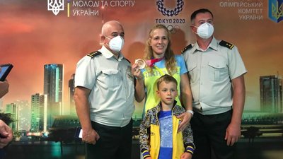 "Говорили вдома тільки за цю медаль". Бронзова медалістка Олімпіади Черкасова повернулася до України
