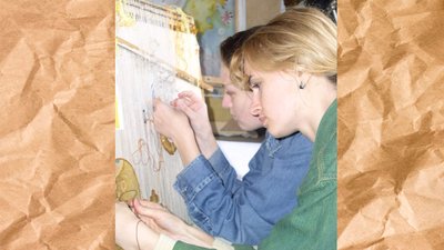 Після обстрілів ЧНУ імені Петра Могили вціліла символіка університету Після обстрілів ЧНУ імені Петра Могили вціліла символіка університету