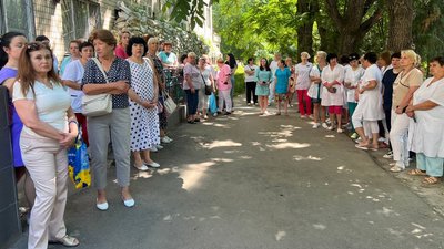 Медики однієї з лікарень Дніпропетровщини заявляють про затримку зарплати