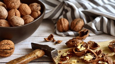 Які продукти допоможуть знизити рівень холестерину. Розповідає ЦГЗ