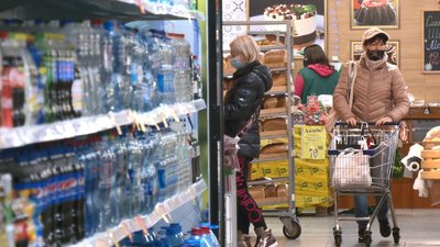 "Пакетик треба?": скільки і де у Черкасах проситимуть за пластикові пакети "Пакетик треба?": скільки і де у Черкасах проситимуть за пластикові пакети