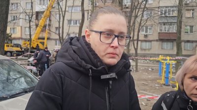 Влучання дрона у багатоповерхівку у Дніпрі: що розповідають місцеві Влучання дрона у багатоповерхівку у Дніпрі: що розповідають місцеві