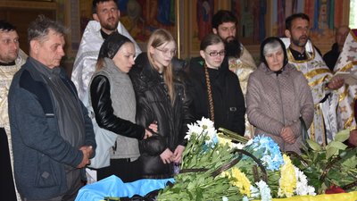 На Закарпатті попрощалися із полеглим на війні Віктором Паничом