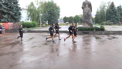 Напівкосмічний марафон у Житомирі – дощ, подряпані коліна і особисті перемоги Напівкосмічний марафон у Житомирі – дощ, подряпані коліна і особисті перемоги