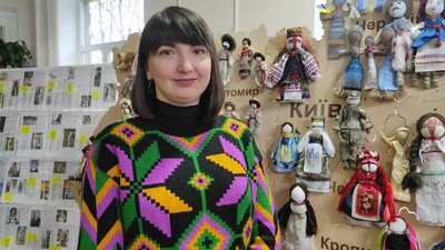 Унікальна мапа України з ляльками-мотанками у Запоріжжі, Запорізька обласна бібліотека для юнацтва Унікальна мапа України з ляльками-мотанками у Запоріжжі, Запорізька обласна бібліотека для юнацтва