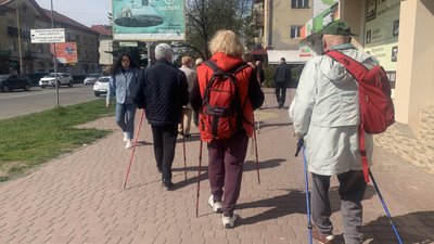 Скандинавською ходою відзначили Всесвітній день боротьби із хворобою Паркінсона в Ужгороді Скандинавською ходою відзначили Всесвітній день боротьби із хворобою Паркінсона в Ужгороді