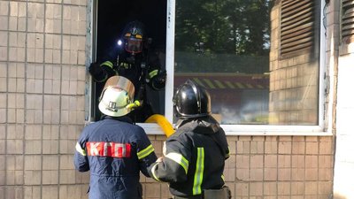 В Одесі у відділенні лікарні спалахнула пожежа: евакуювали 36 людей В Одесі у відділенні лікарні спалахнула пожежа: евакуювали 36 людей