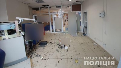 Поліція розшукала підривників банкомату у Харкові Поліція розшукала підривників банкомату у Харкові