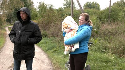 На Рівненщині чоловікові-сироті виділили хату з дірами у стінах На Рівненщині чоловікові-сироті виділили хату з дірами у стінах