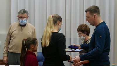 У Покрові на Дніпропетровщині присвоїли звання почесних громадян міста сімом загиблим бійцям