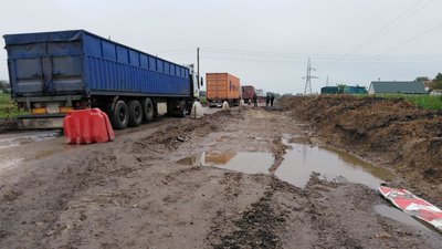 Жителі Баштанки, що на Миколаївщині, блокують рух великовантажного транспорту Жителі Баштанки, що на Миколаївщині, блокують рух великовантажного транспорту