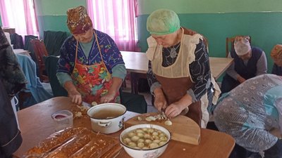 Волонтерки
