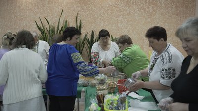 У Вінниці на благодійному ярмарку зібрали гроші на зарядну станцію для оборонців У Вінниці на благодійному ярмарку зібрали гроші на зарядну станцію для оборонців