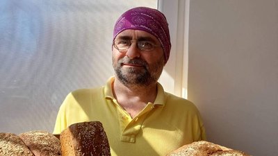 Тернополянин за три місяці вдома спік тисячу буханок хліба військовим Тернополянин за три місяці вдома спік тисячу буханок хліба військовим
