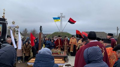 На Тернопільщині прощаються із бійцем Олександром Михайловським На Тернопільщині прощаються із бійцем Олександром Михайловським