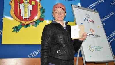 У Луцьку безплатно роздавали насіння У Луцьку безплатно роздавали насіння