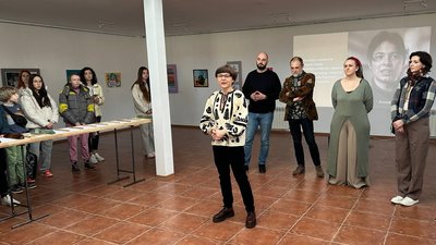 "Чути дітей": в Ужгороді підлітки розповідали про своє життя під час війни "Чути дітей": в Ужгороді підлітки розповідали про своє життя під час війни