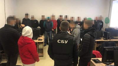 "Щомісячний обіг перевищував 6 мільйонів гривень". У Вінниці викрили підпільний call-центр