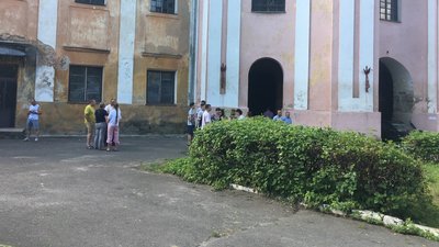 На Волині на один день відкрили для туристів Олицький замок та його підземелля На Волині на один день відкрили для туристів Олицький замок та його підземелля